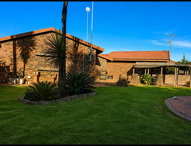 3 BEDROOM HOUSE FOR SALE IN FALCON RIDGE